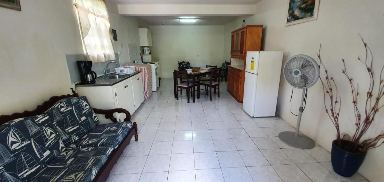 Malfranza Apartments Bridgetown Buitenkant foto